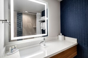 Rainfall showerhead, designer toiletries, hair dryer, towels - Fairfield Inn & Suites by Marriott Boulder (Boulder)