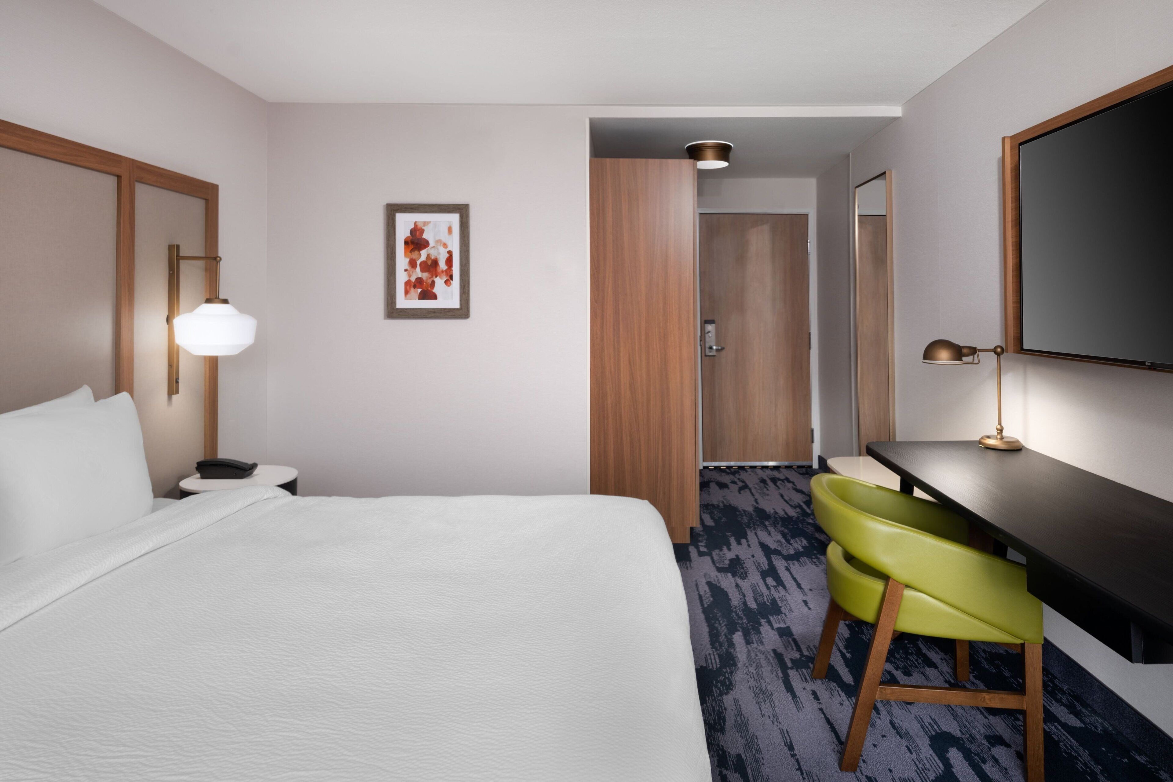 premium bedding, down duvets, pillow-top beds, desk