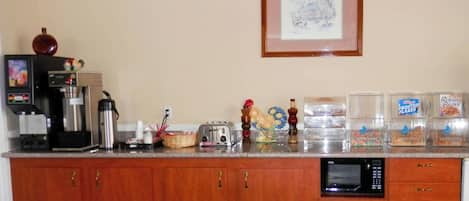 Free daily continental breakfast