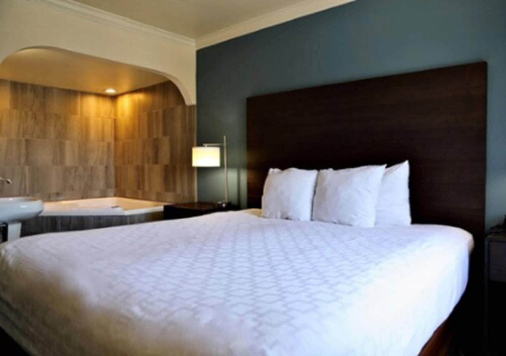 Surmatelas, coffres-forts dans les chambres, bureau