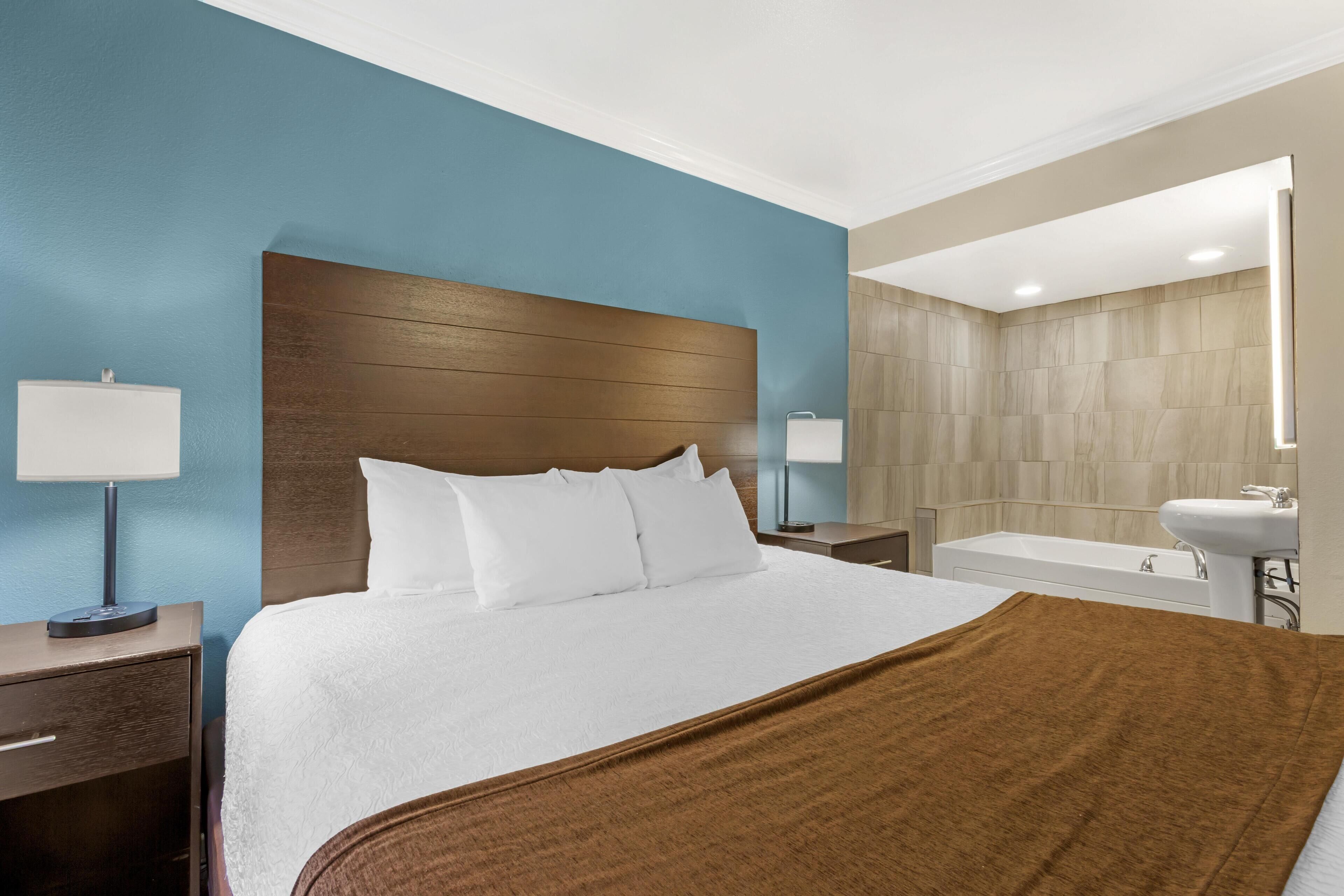 Pillowtop beds, in-room safe, desk, laptop workspace