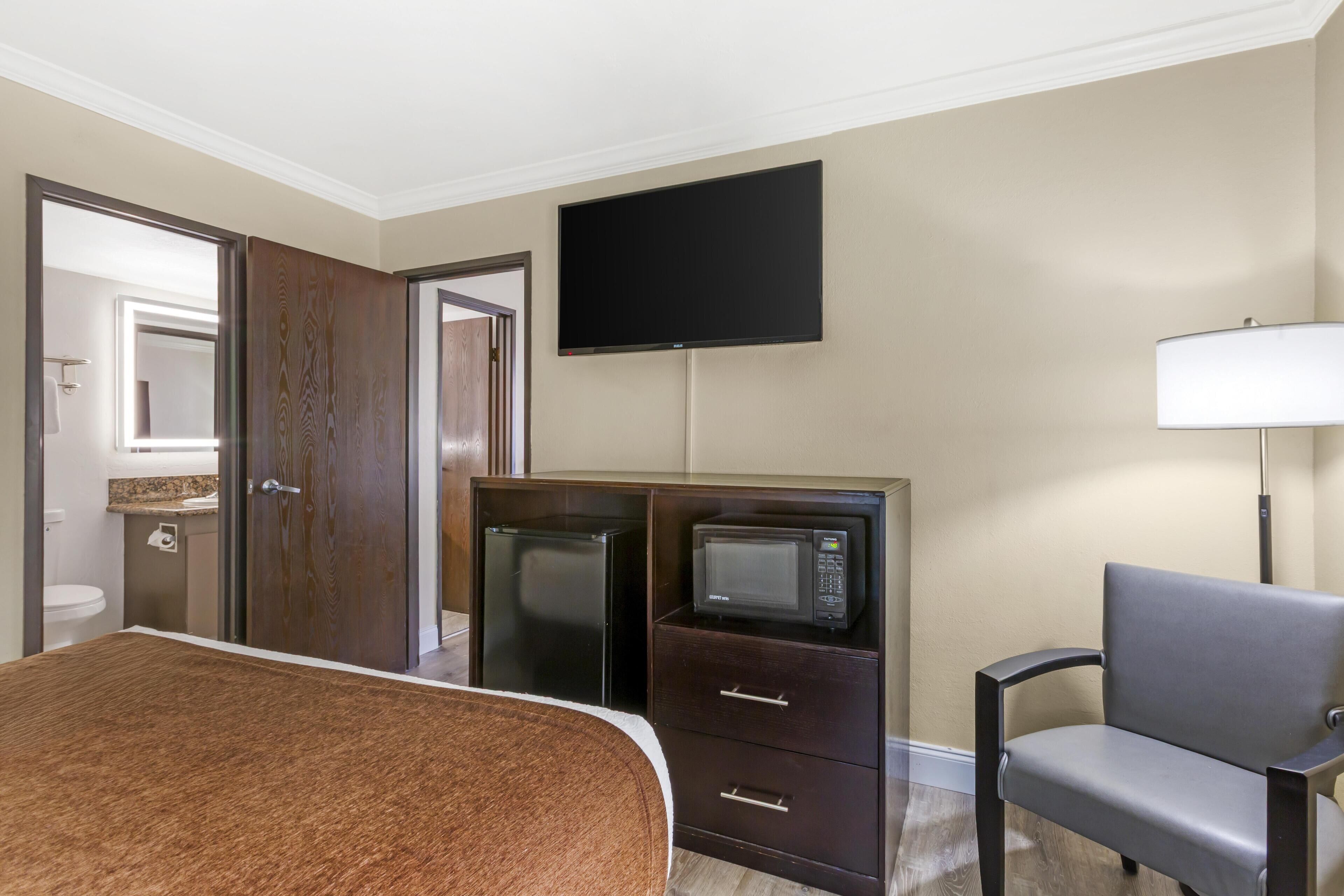 Suite, 2 Queen Beds, Non Smoking, Kitchenette