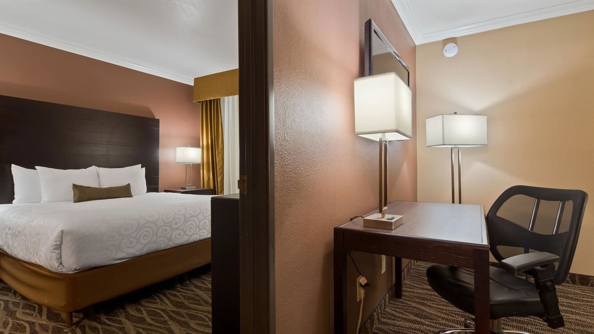Surmatelas, coffres-forts dans les chambres, bureau