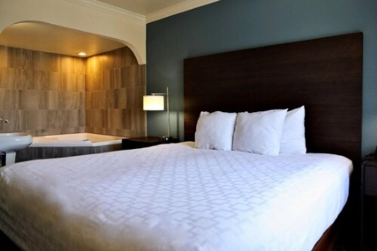 Pillowtop beds, in-room safe, desk, laptop workspace