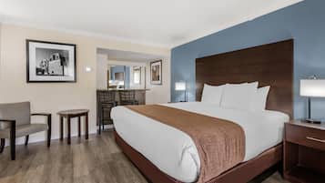 Suite, 1 King Bed, Non Smoking, Jetted Tub | Pillow-top beds, in-room safe, desk, laptop workspace