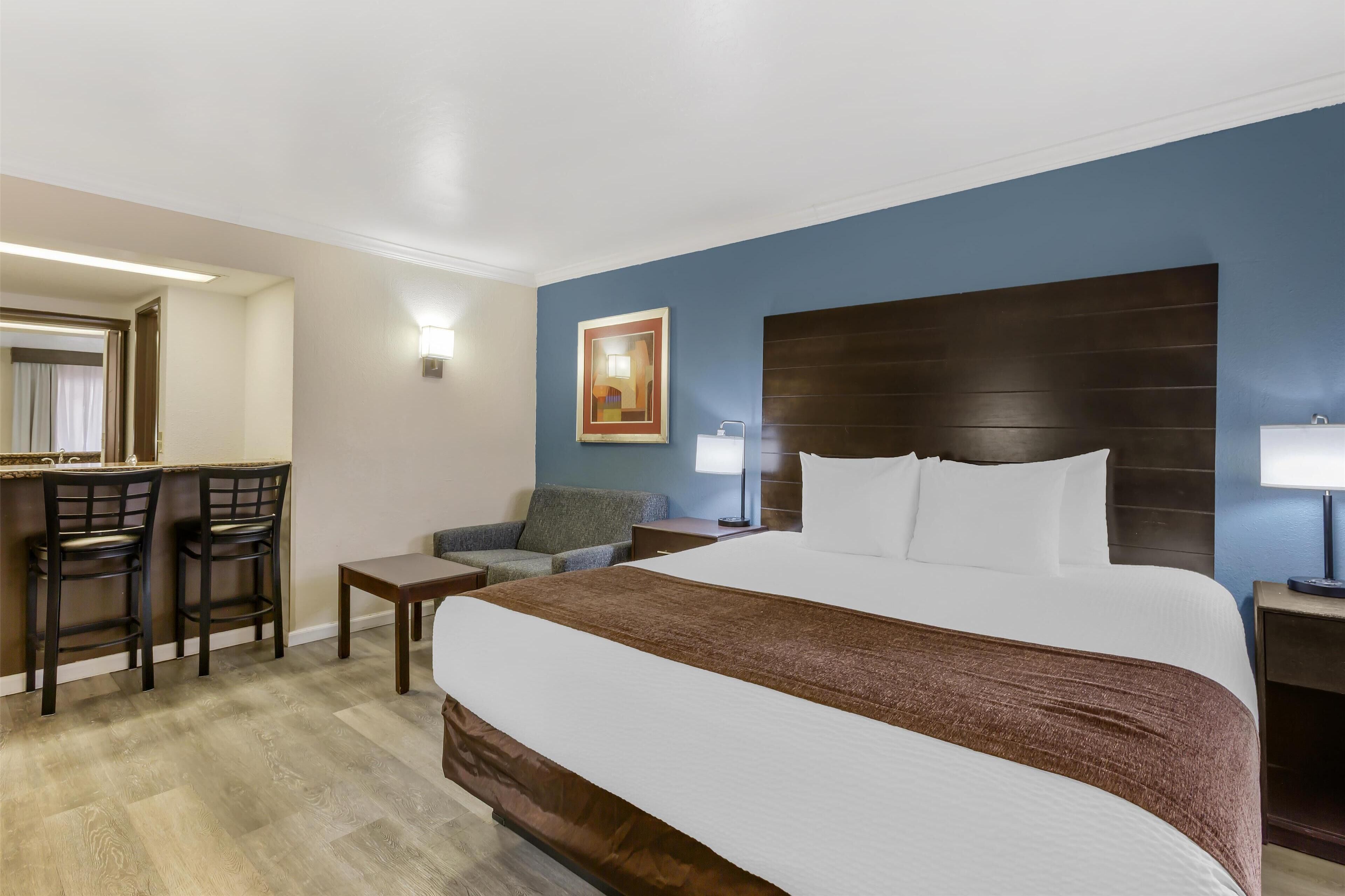 Standard Room, 1 King Bed, Non Smoking, Refrigerator & Microwave