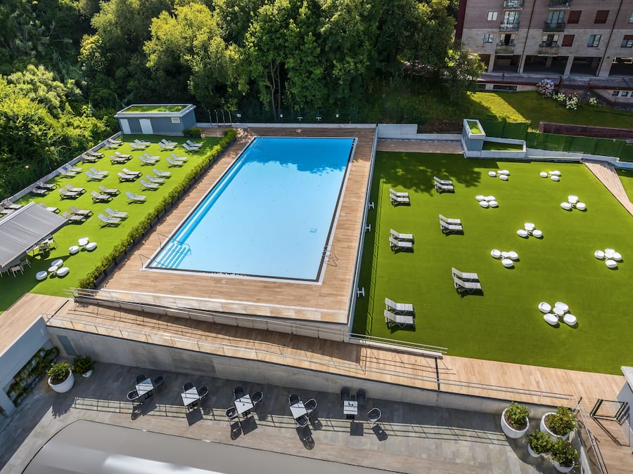 Seasonal outdoor pool