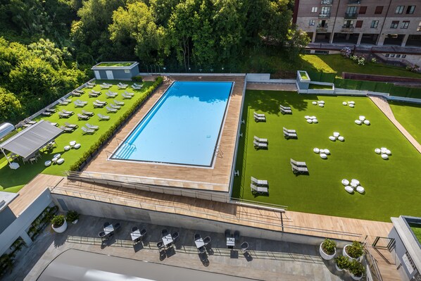 Seasonal outdoor pool