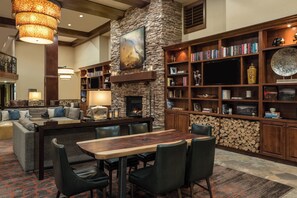Lobby lounge - Sheraton Park City (Park City)