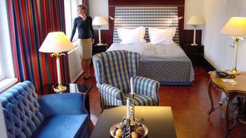 Minibar, una scrivania, insonorizzazione, Wi-Fi gratuito