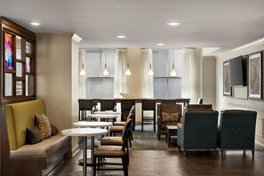 Free daily buffet breakfast  - Hampton Inn & Suites New Orleans Downtown (French Qtr Area) (New Orleans)