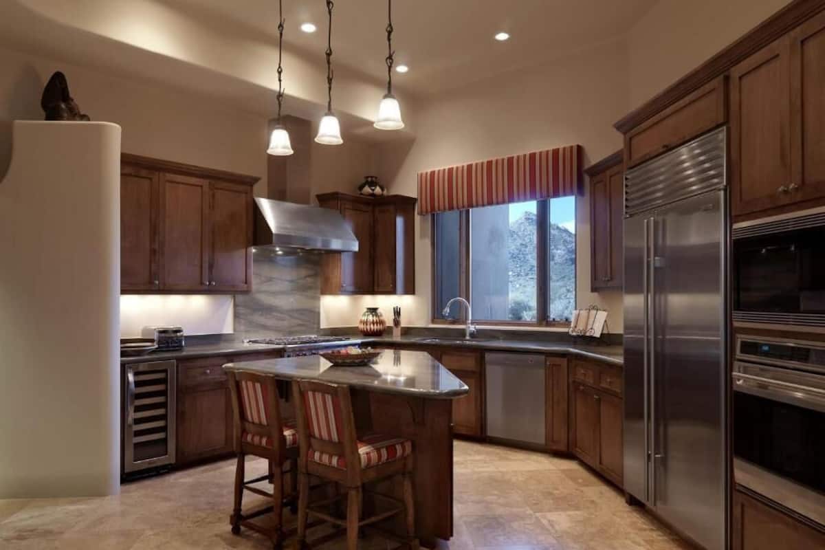 Private kitchen | Fridge, coffee/tea maker