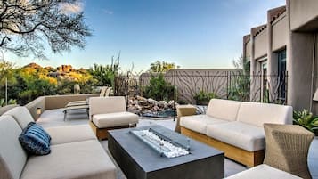 Vila, 3 quartos | Terraço/pátio