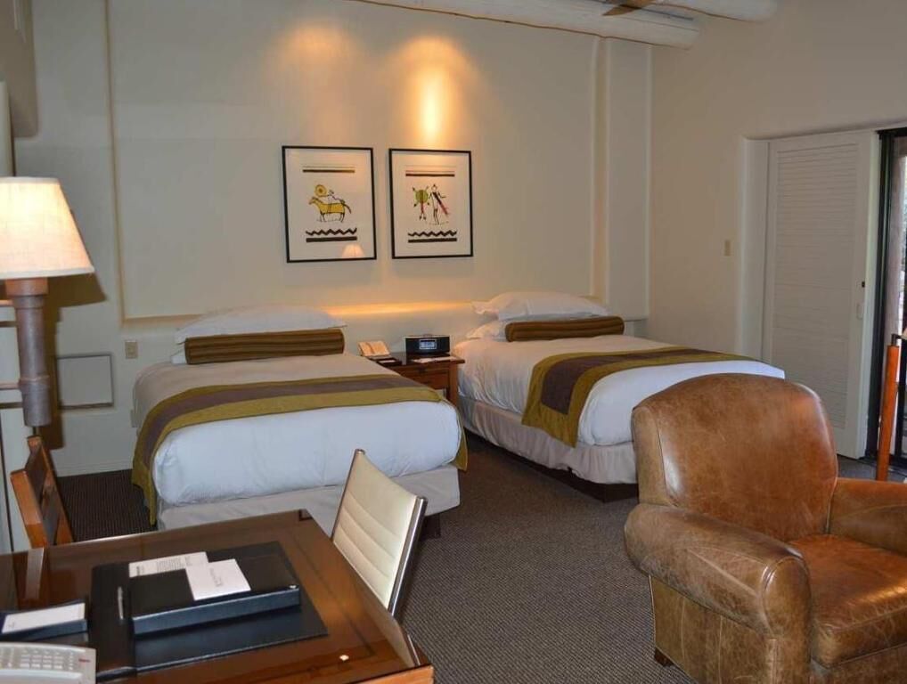 Premium bedding, in-room safe, desk, laptop workspace