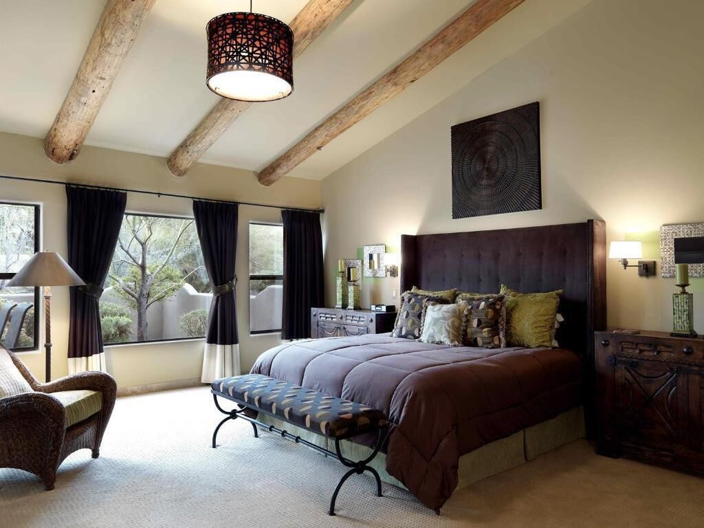 Premium bedding, in-room safe, desk, laptop workspace