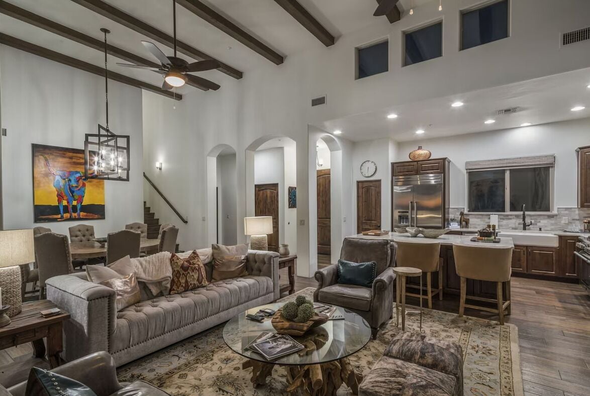 Literie de qualité supérieure, coffres-forts dans les chambres, bureau