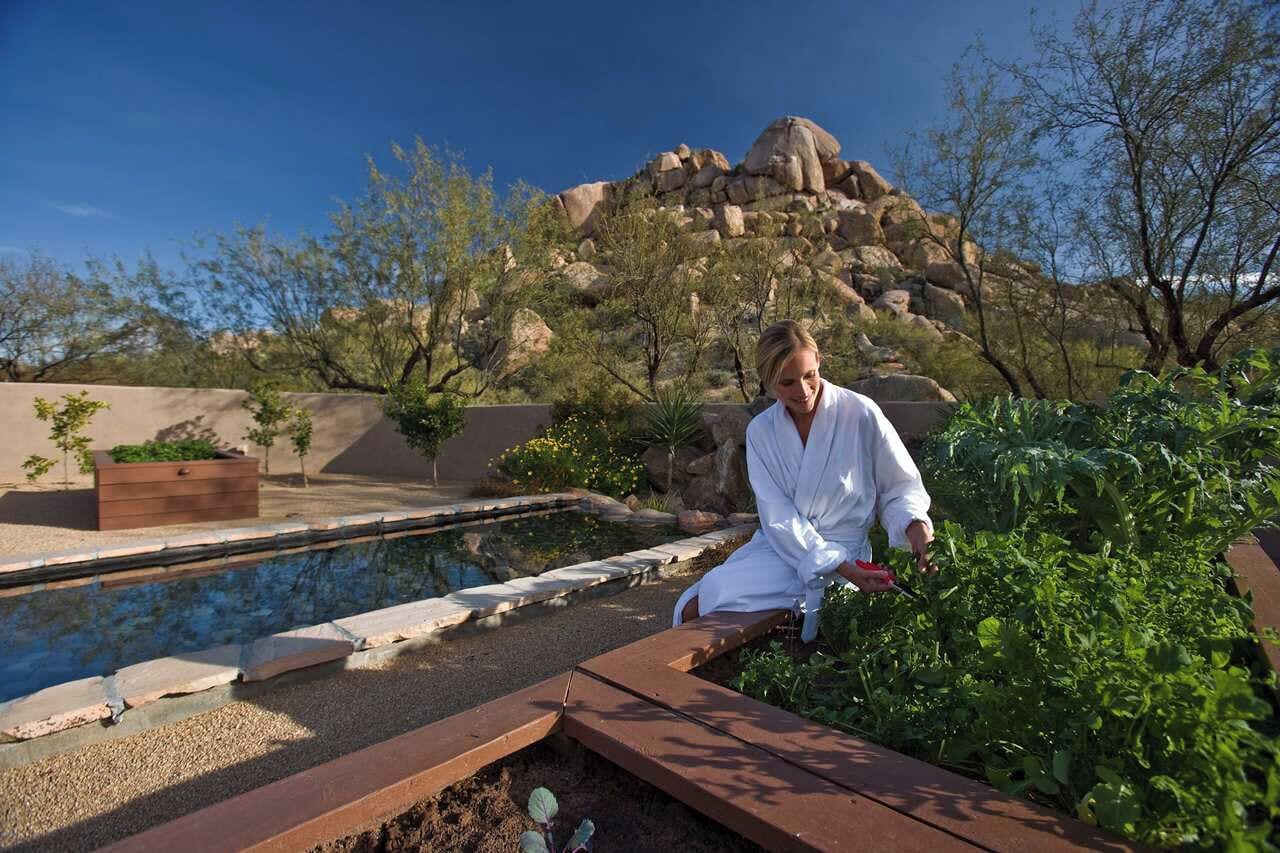 雙人療程室、三溫暖烤箱、浴缸、蒸氣室、美體療程、水療