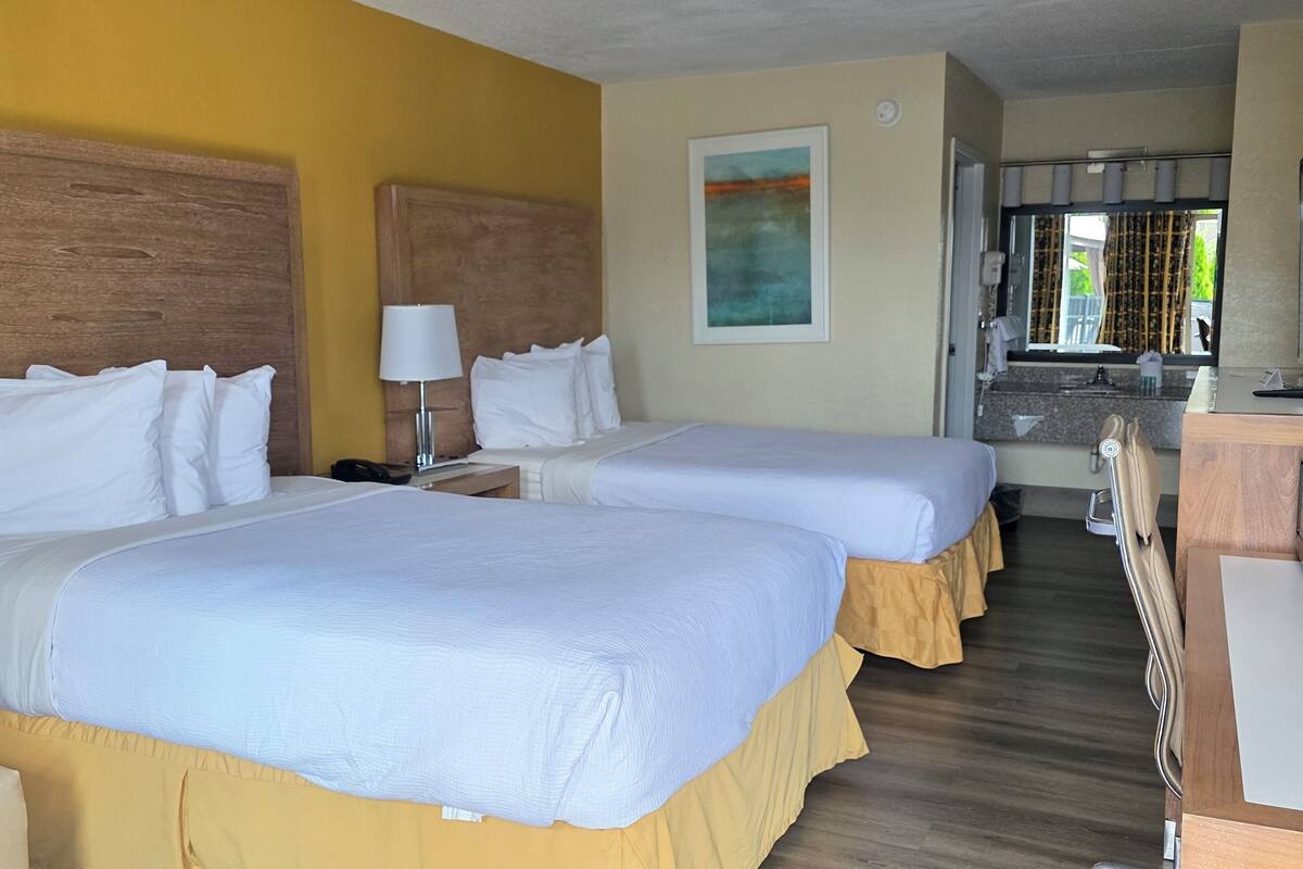 Standard Double Room, 2 Double Beds, Non Smoking, Pets Allowed | Premium bedding, pillowtop beds, in-room safe, desk