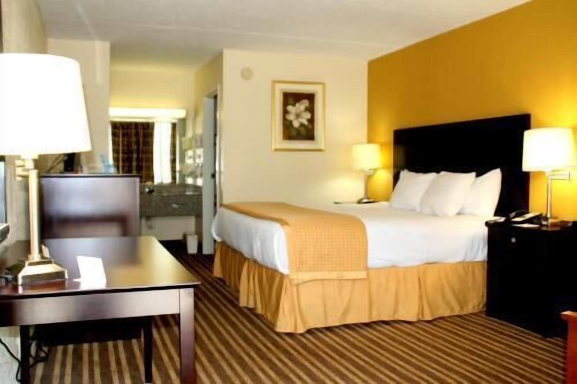 Premium bedding, pillowtop beds, in-room safe, desk