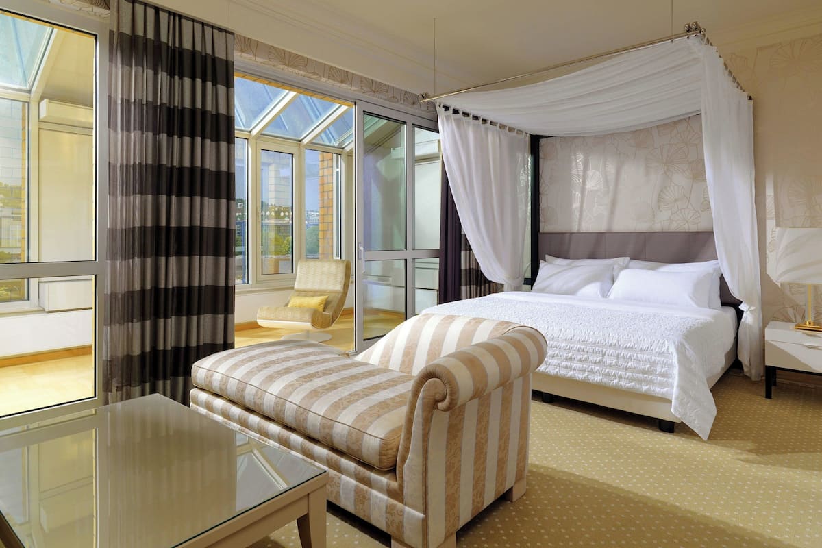 presidential suite, 1 bedroom, fireplace | 1 bedroom, premium bedding, down duvets, pillow-top beds