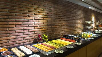 Daily buffet breakfast (EUR 21 per person)