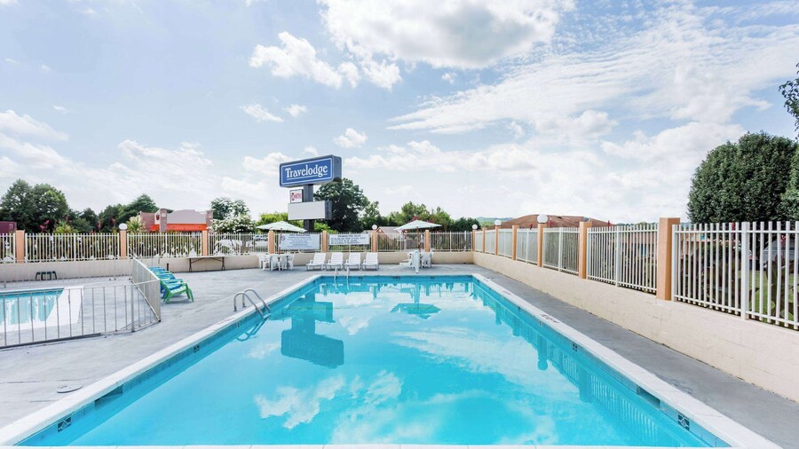 Travelodge by Wyndham Ridgeway Martinsville Area