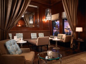 Cocktail bar