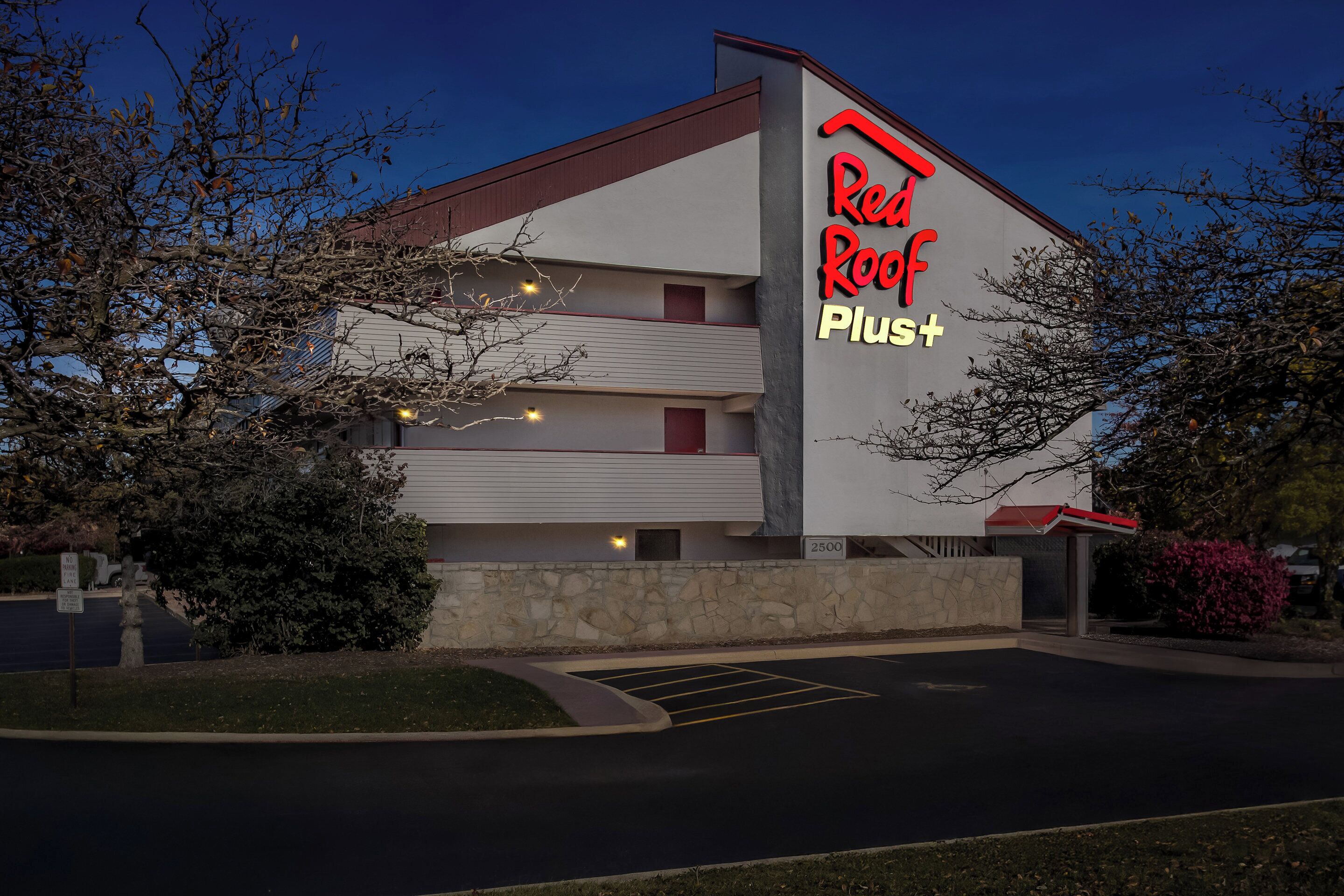 Photo - Red Roof Inn PLUS+ Chicago - Hoffman Estates