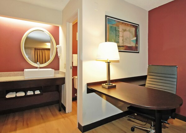 Superior Room, 1 King Bed (Smoke Free) | Desk, blackout drapes, soundproofing, iron/ironing board - Red Roof Inn PLUS+ Chicago - Hoffman Estates (Hoffman Estates)