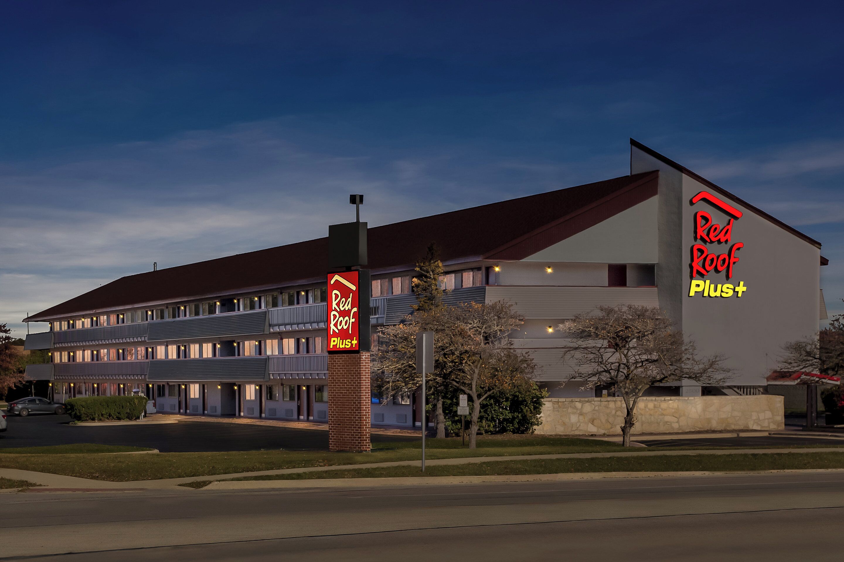 Photo - Red Roof Inn PLUS+ Chicago - Hoffman Estates