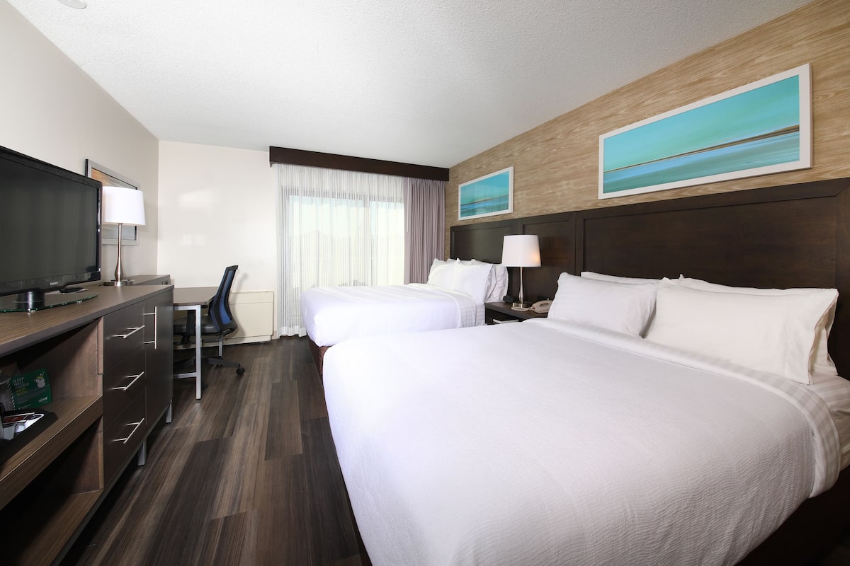 Standard Room, 2 Queen Beds, City View | Desk, soundproofing, iron/ironing board, free cribs/infant beds