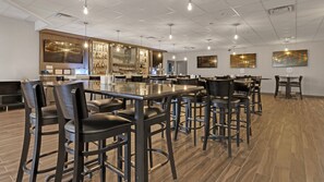 Restaurant - Holiday Inn Peterborough-Waterfront, ON by IHG (Peterborough)