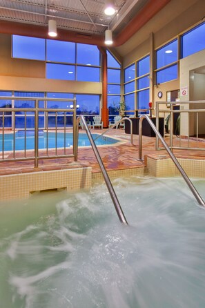 Pool - Holiday Inn Peterborough-Waterfront, ON by IHG (Peterborough)