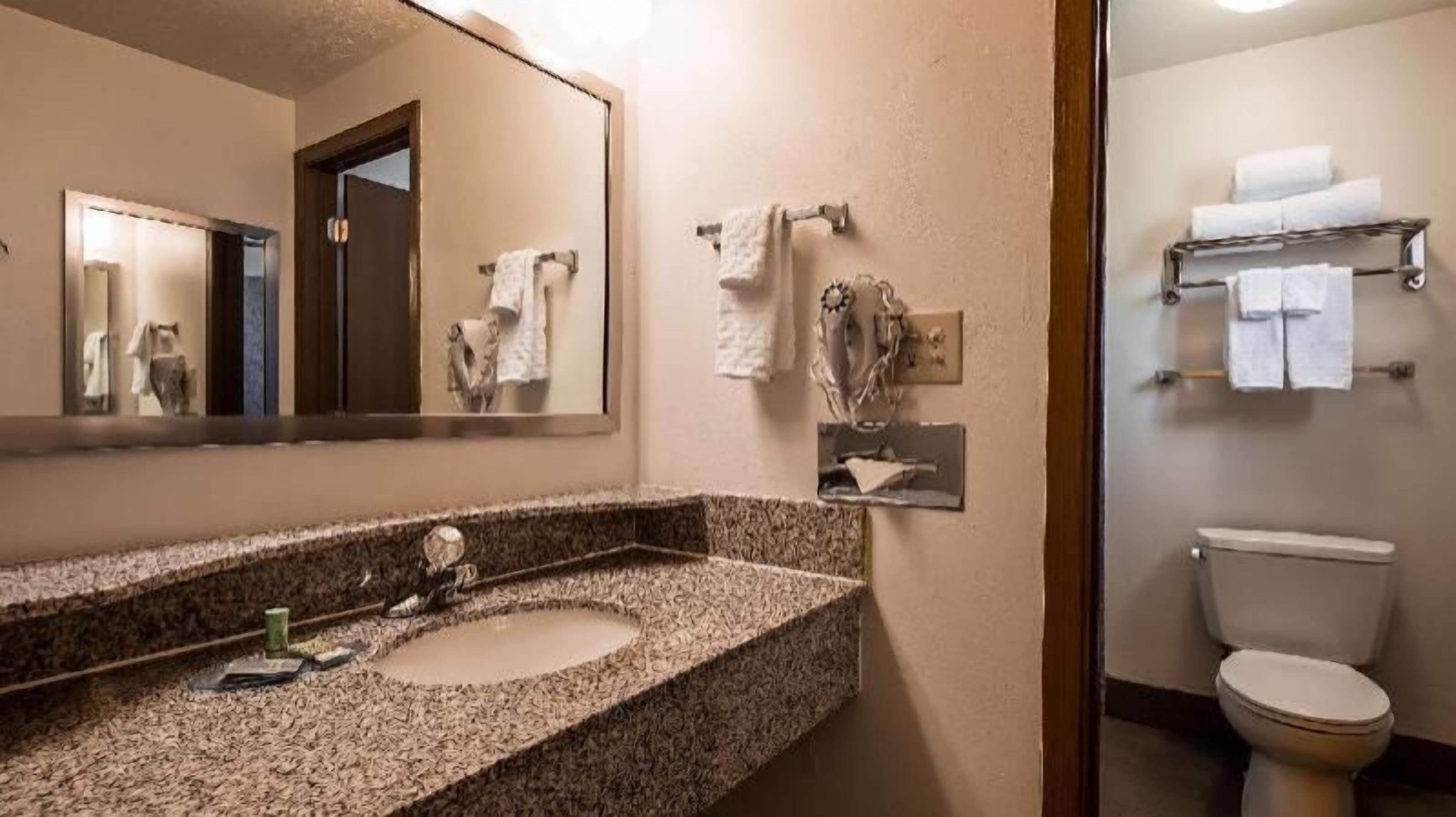 Bathroom | Free toiletries, hair dryer, towels