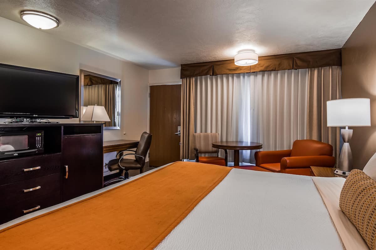 standard room, 1 king bed, non smoking, refrigerator & microwave | desk, iron/ironing board, free cots/infant beds, free wifi