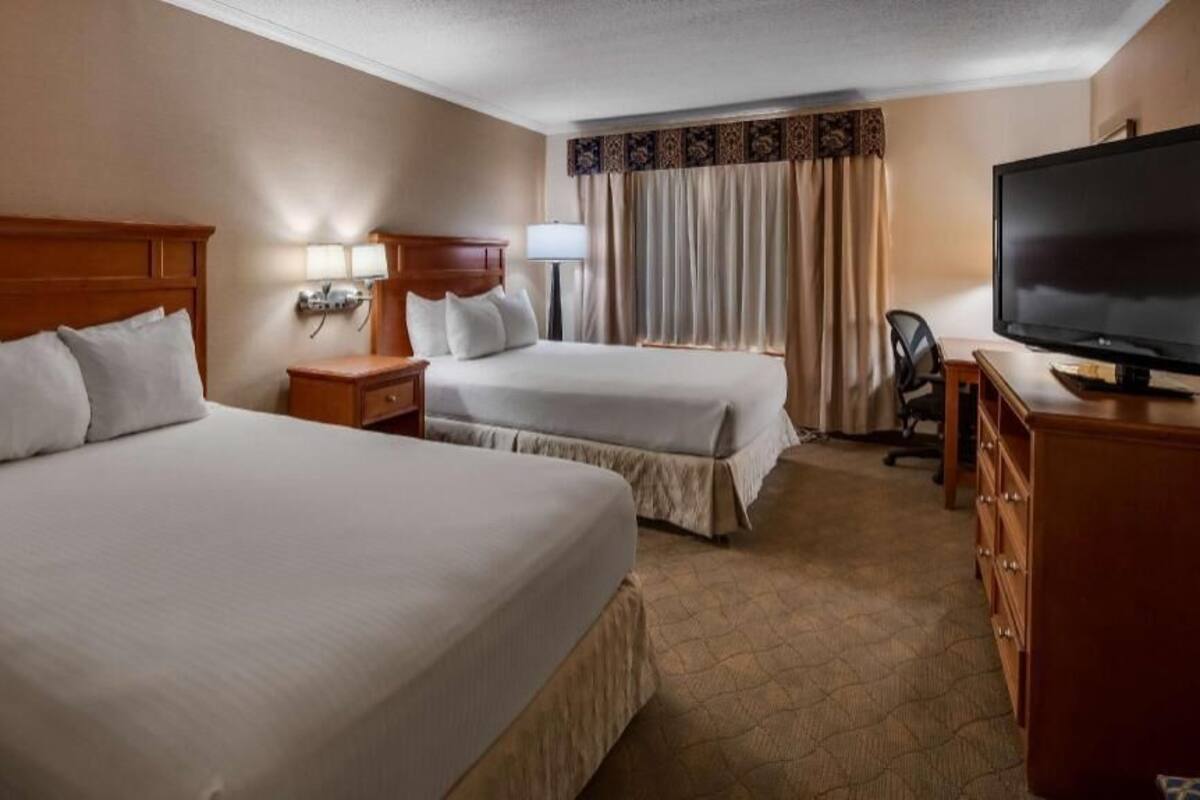 Seterika/papan seterika, cadar katil