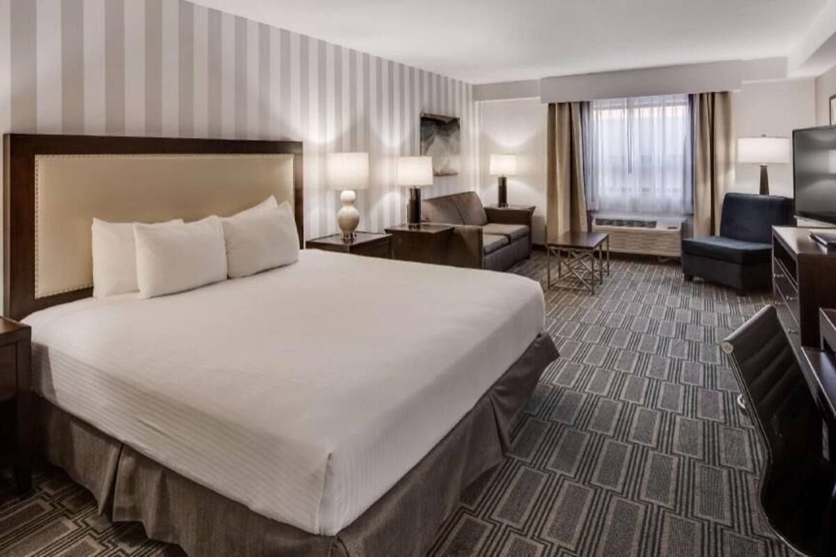 Seterika/papan seterika, cadar katil