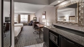 Iron/ironing board, bed sheets