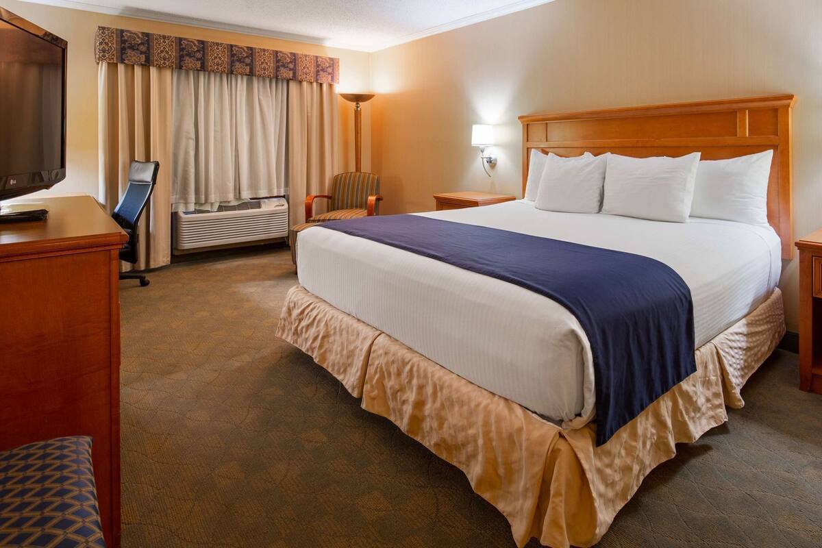 Seterika/papan seterika, cadar katil