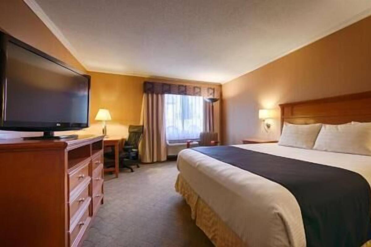 Seterika/papan seterika, cadar katil