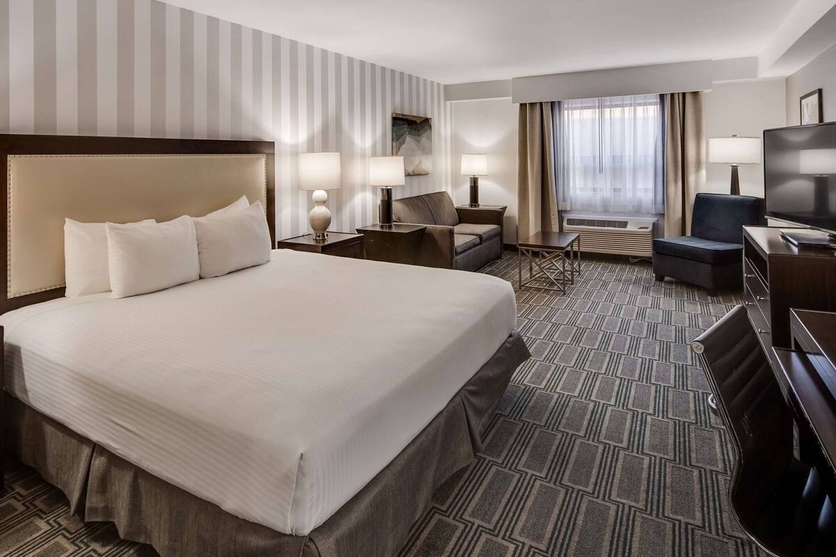 Seterika/papan seterika, cadar katil