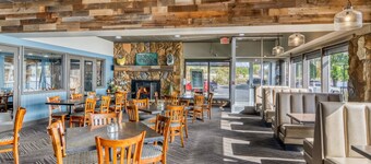 Holiday Inn Detroit Lakes by IHG