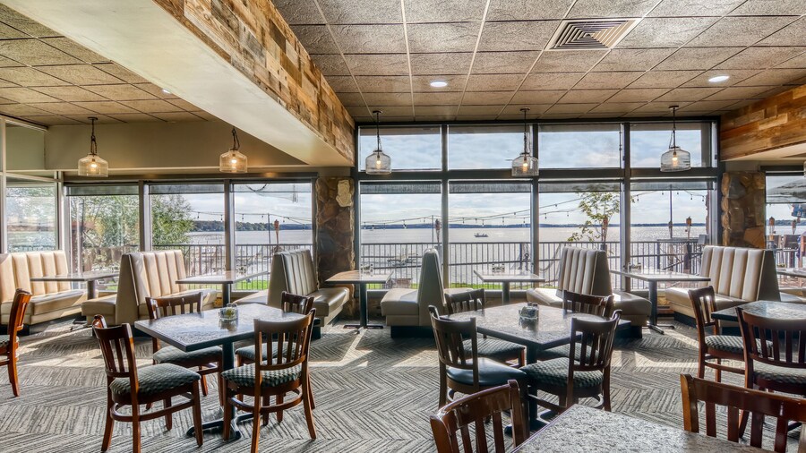 Holiday Inn Detroit Lakes by IHG