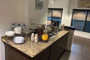 Free daily continental breakfast - Sleep Inn & Suites Memphis Southeast (Memphis)