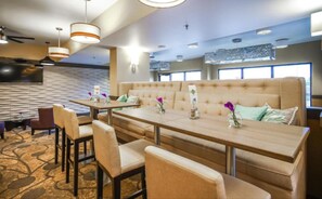 Lobby sitting area - Sleep Inn & Suites Memphis Southeast (Memphis)