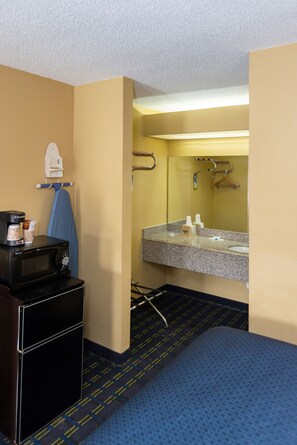 Desk, free WiFi, bed sheets
