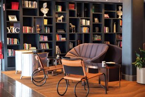 Sala de estar en el lobby