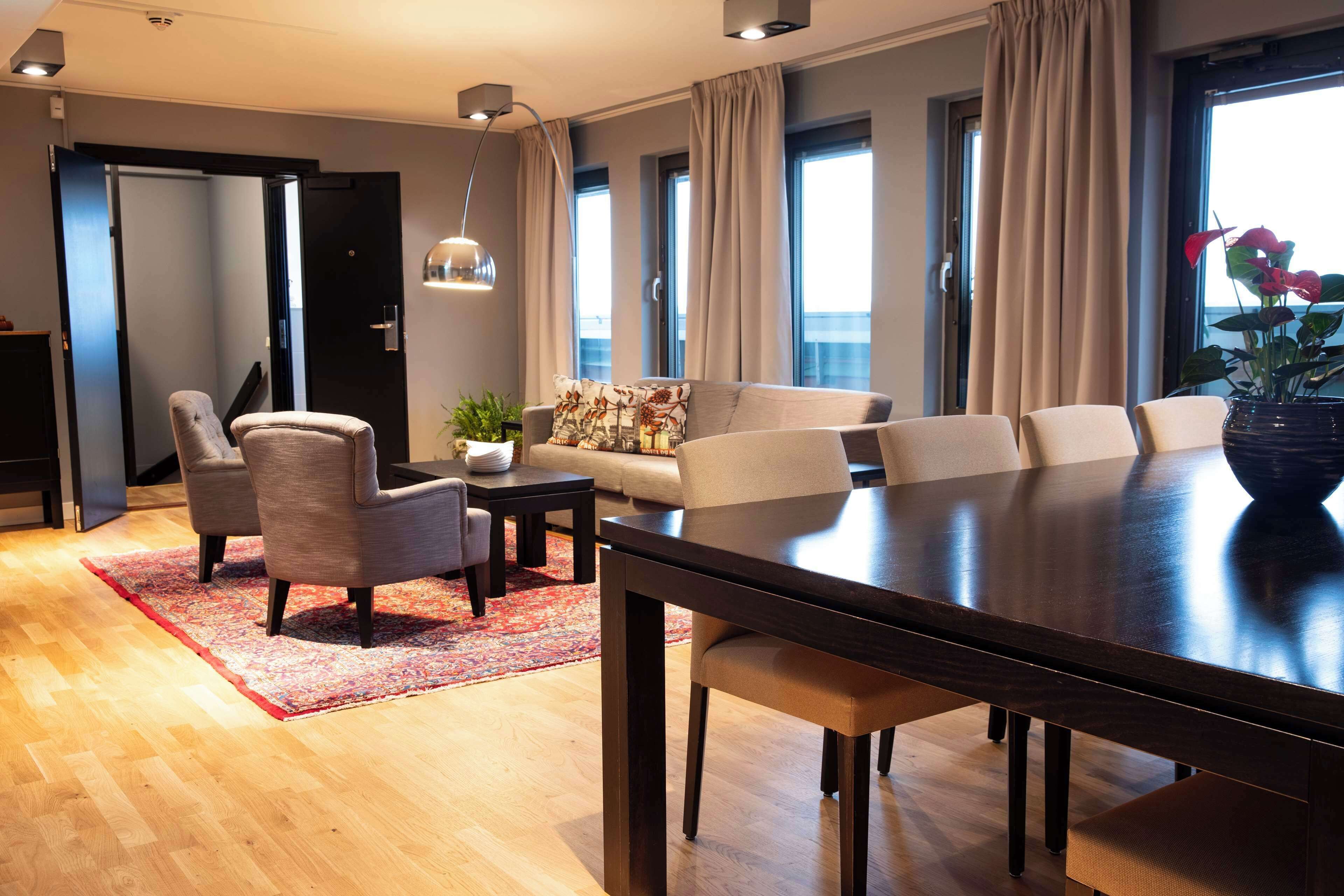 minibar, in-room safe, desk, blackout curtains