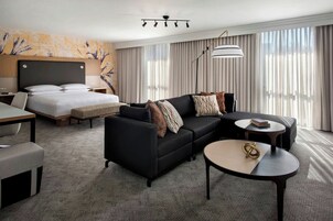 32-inch flat-screen TV with cable channels, Smart TV, first-run movies