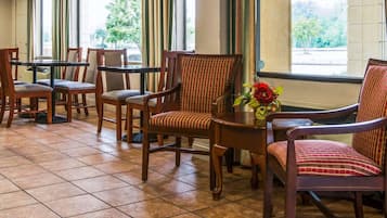 Desayuno continental incluido todos los días